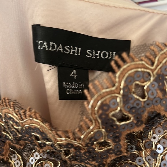 Tadashi Shoji off-the-Shoulder Flutter Sleeve Sequin Lace Scalloped Hem Gown - Picture 7 of 7